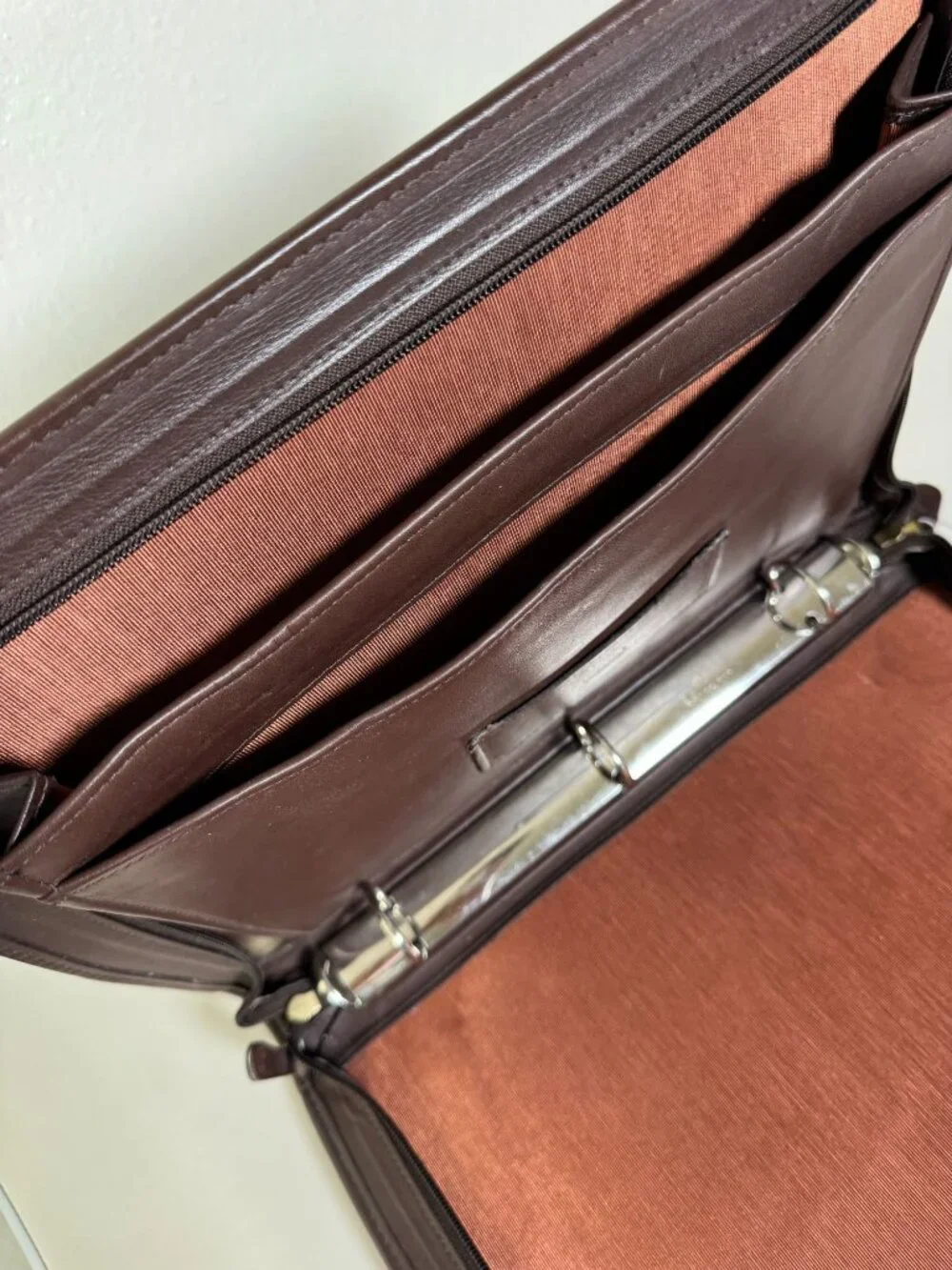 Coach Brown Leather Zip Around Portfolio Binder 3-Ring Organizer Interior Pocket